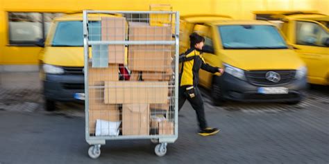 DHL Paketshop Sanven's Kiosk in Nürnberg.